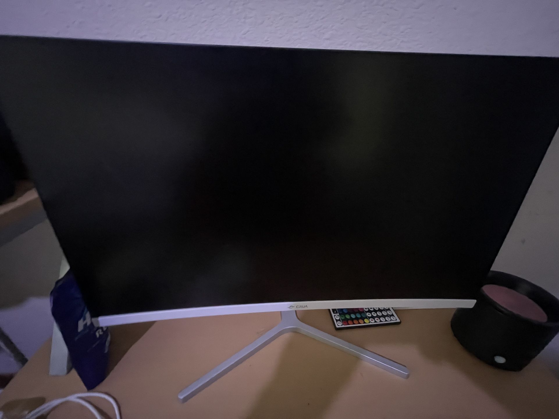 curved Crua monitor