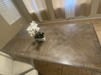 Dining room table