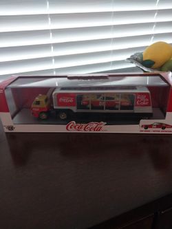LIMITED EDITION COLLECTION M2 COCA-COLA 1966 DODGE 1600 CDE & 1966 DODGE CHARGER HEMI RCO1 13 -18