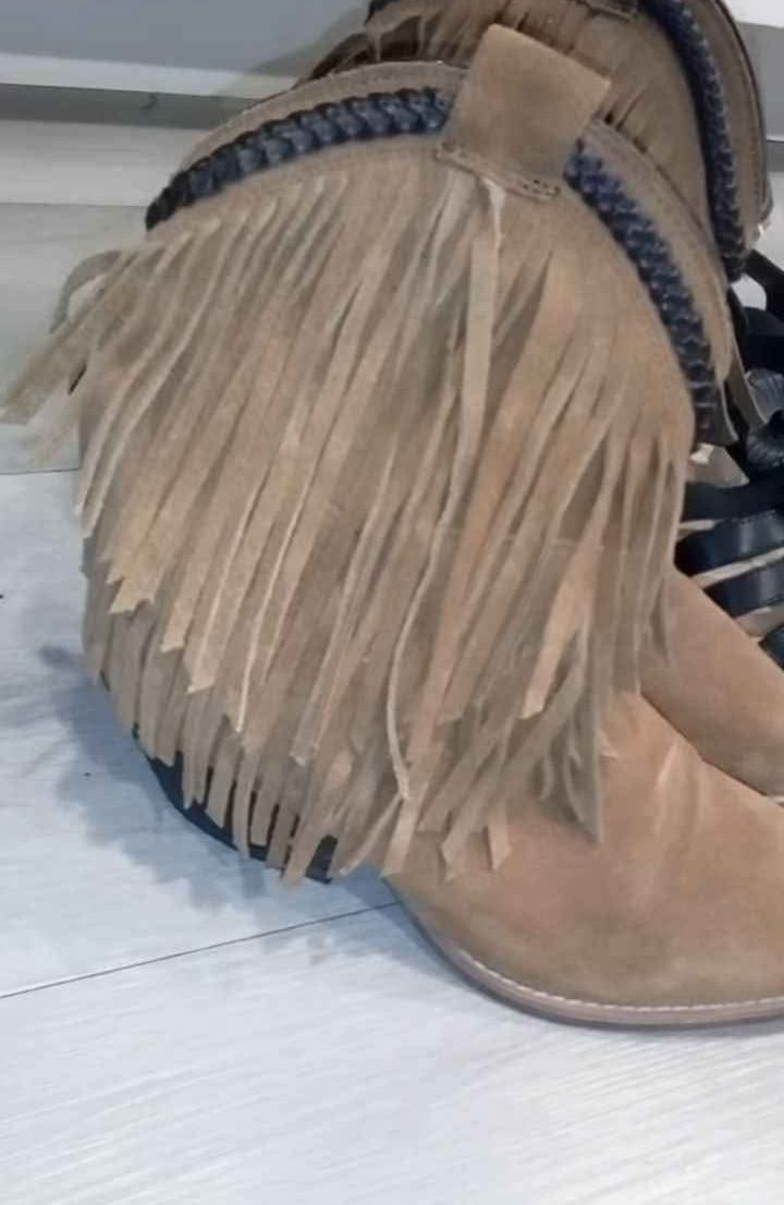 Size 8.5 Women Bundle Shoes