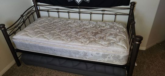 Day bed