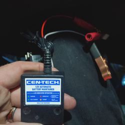 Trickle Plug In Battery Charger Maintainer 