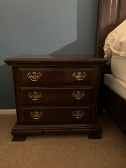 Dresser set