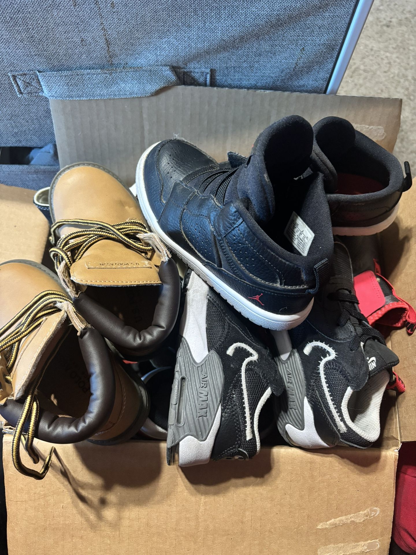 Box Of Shoes 9c-10c