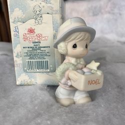 Retired Precious Moments Sugar Town Dusty Boy With Box Of Ornaments Figurine 1992 Edition