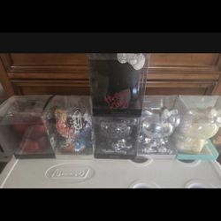 SOLD OUT!!! SIX (6) AUTHENTIC MAC HELLO KITTY COSMETIC BRUSH SETS