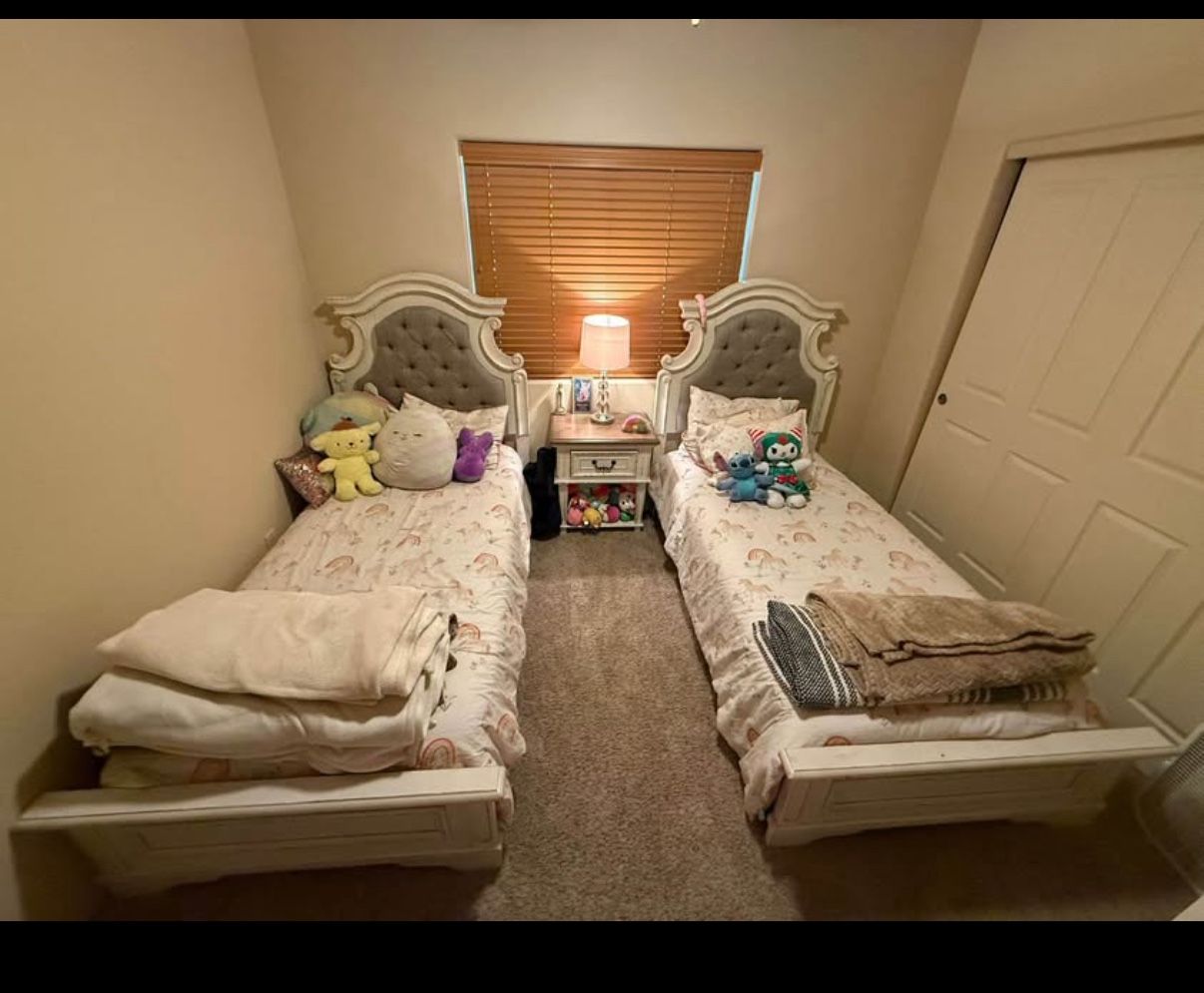 Twin Bedroom Set