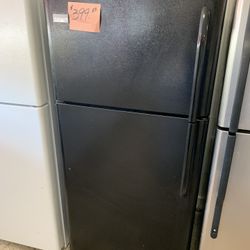 Black Refrigerator Frigidaire Excellent  30” . Warranty  . Delivery Available . 2203 Fowler St. 33901
