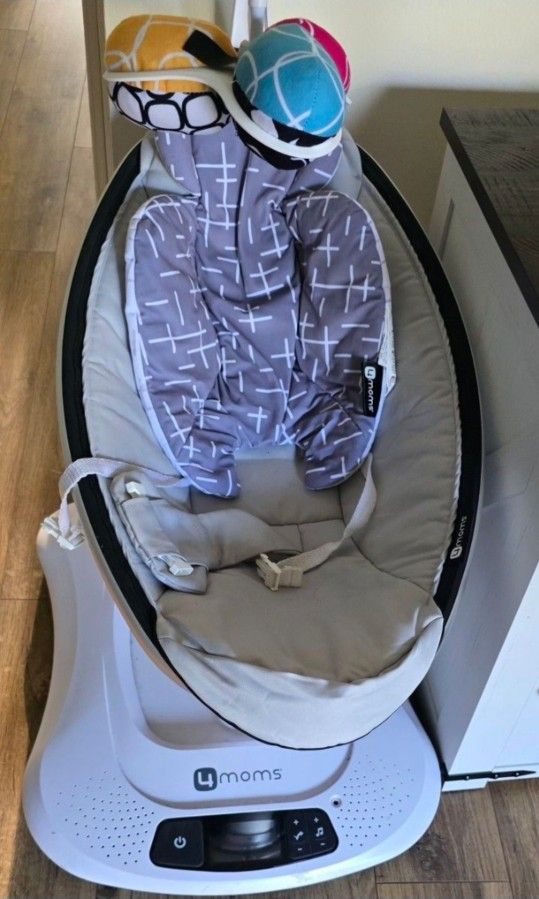 4moms mamaRoo Multi-Motion Baby Swing Smart Connectivity
