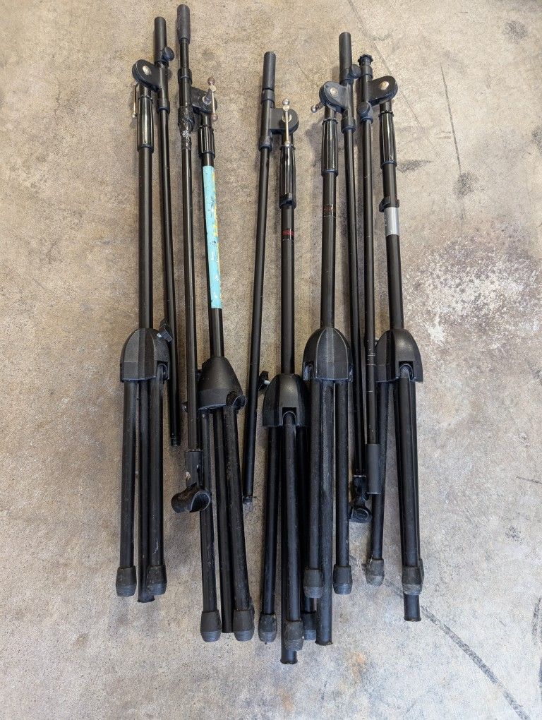 [FREE] Five Microphone Stands