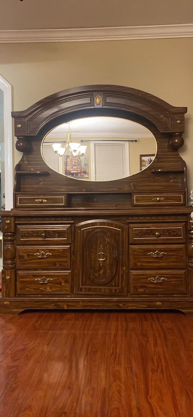 Dresser With Mirror 