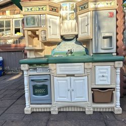 Play Kitchen 