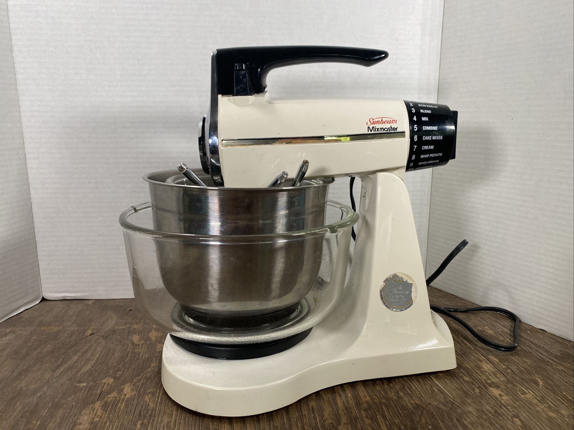 Snagged this great vintage Sunbeam Mixmaster stand mixer for $27 today! :  r/ThriftStoreHauls