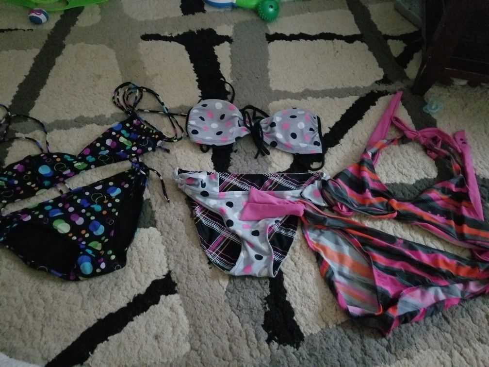 Juniors bathing suits