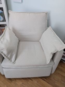 Power Recliner Oatmeal Color
Square arm