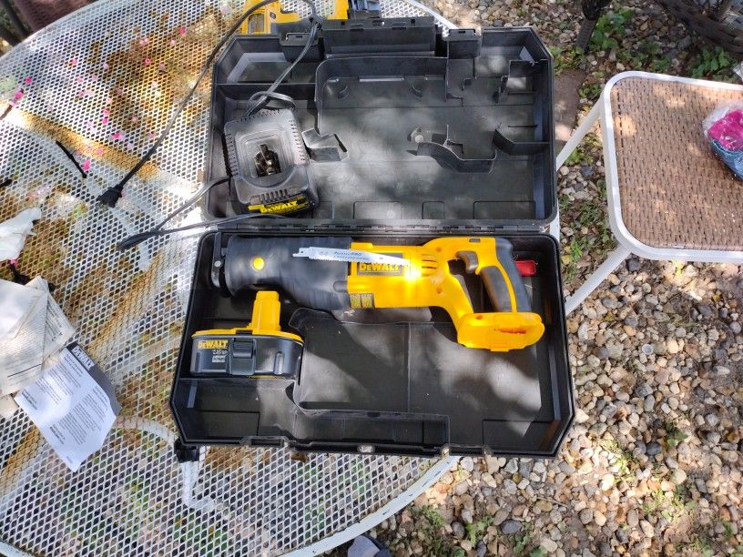 Heavy-Duty Cordless Reciprocating Saw