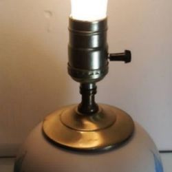 VINTAGE 1990s EMERSO CREEK - BEDFORD VIRGINIA PORCELAIN LAMP 9"