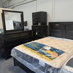 4pc Queen Bedroom Set With Storage 
