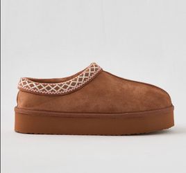 NWT Brown Aerie Slippers