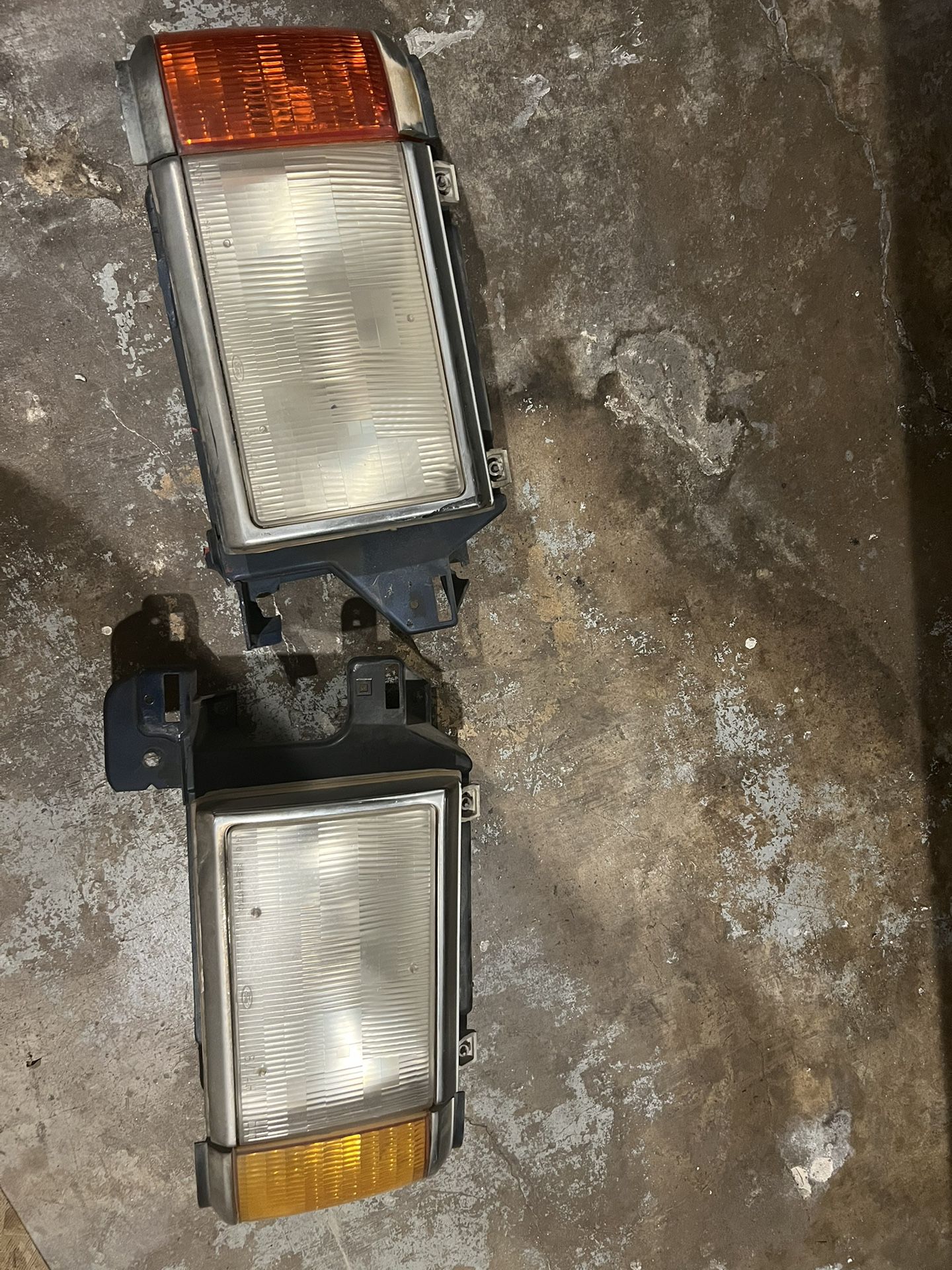 Headlight For Ford