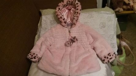 LITTLE GIRLS COAT SIZE 12MOS.