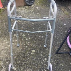 Drive walker price 14$  pick up   E  72  and  grand view    E   Tacoma