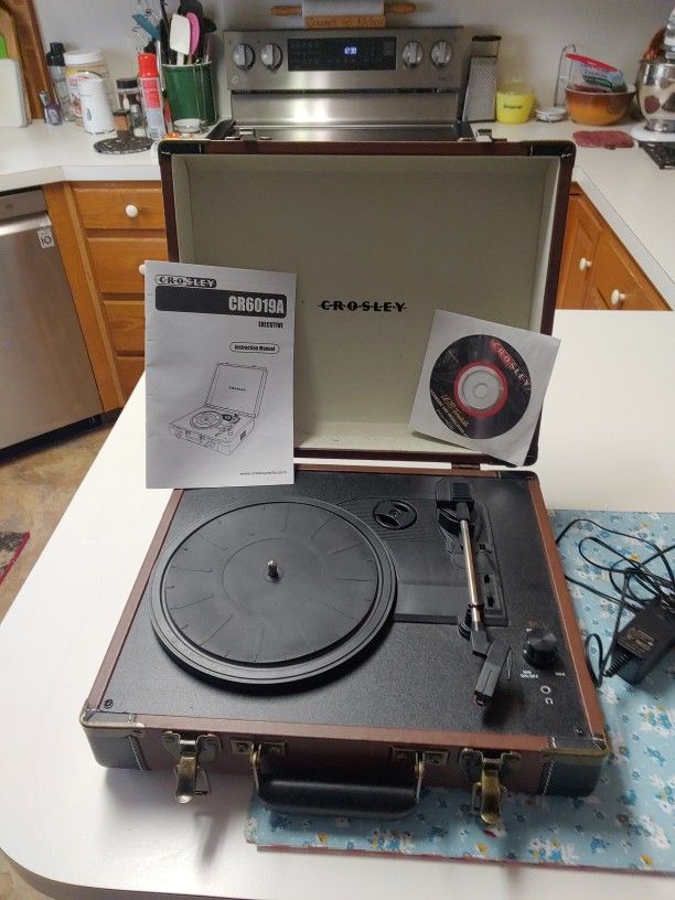 New Crosley Cruiser Directions Turntable Vinyl Record Player Stereo tan No Box used one time