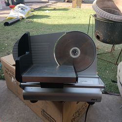 Deni meat slicer