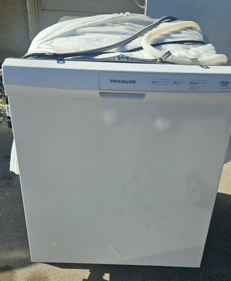 Excellent Condition Kenmore Dishwasher