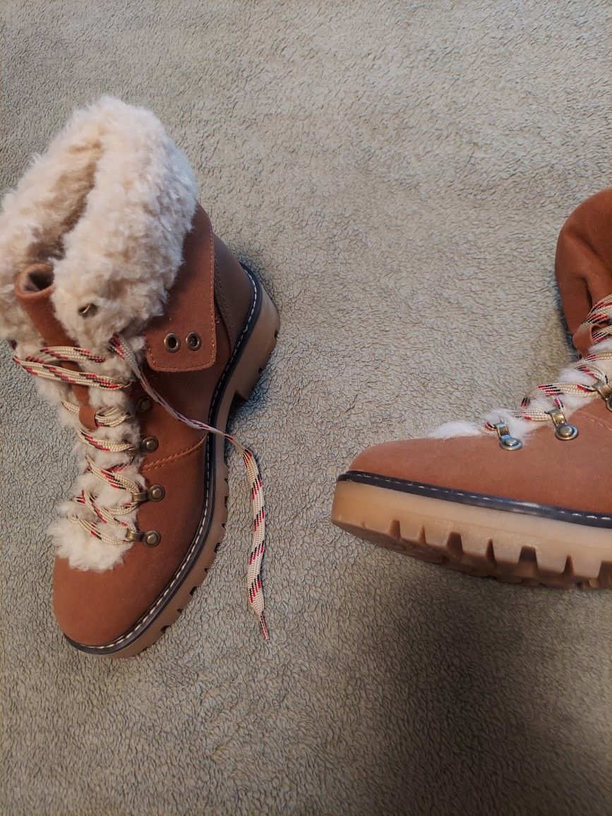 Womens Boots! New, Sz.8, Very Nice,& Not Worn!