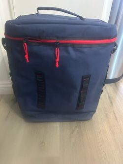 30 Can Backpack cooler