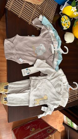 Free newborn baby clothes