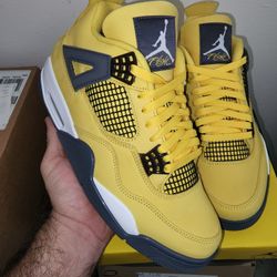 Jordan 4 Lightning 