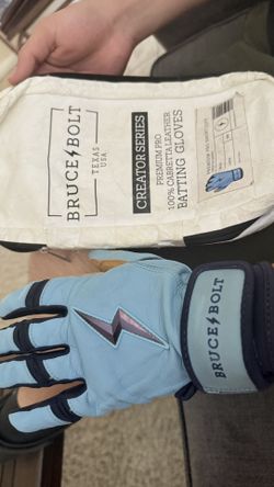 Bruce Bolt batting Gloves