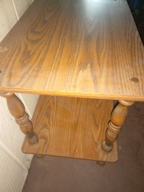 SMALL TABLE Wood & Vinyl?