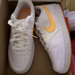 5.5Y Nike Hibbet Shoes 