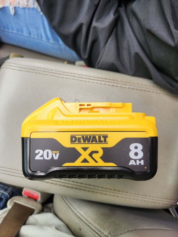 New Dewalt 20 Volt 8Aah Battery.