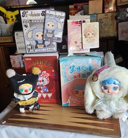 Bundle of blindbox why So Serious, fashion show, cat moni, and  noci