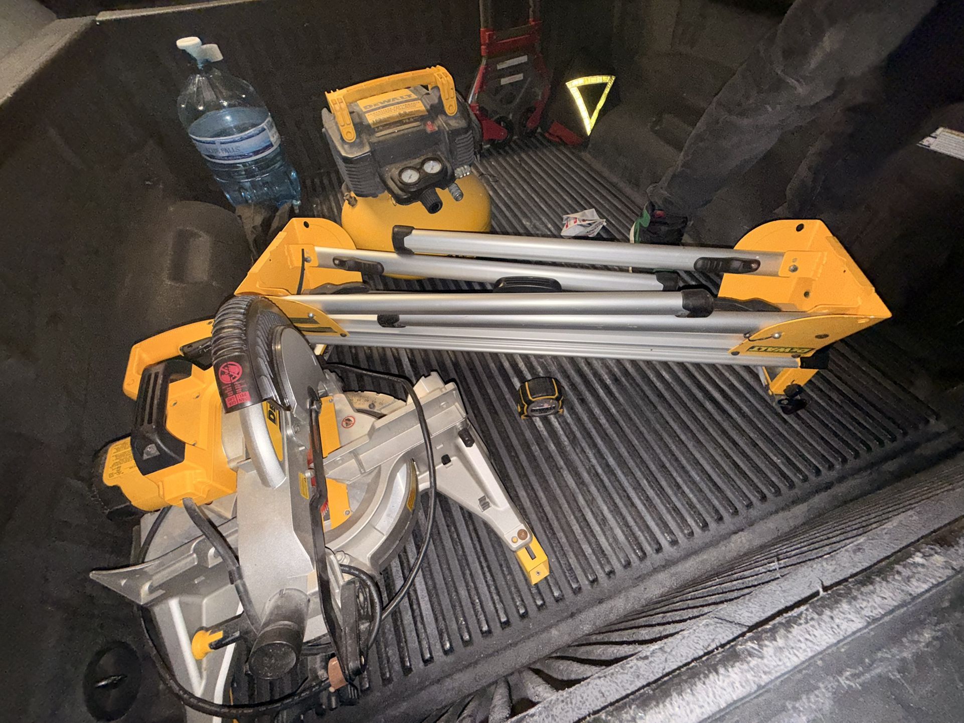 Dewalt Saw With Table And Compressor Bundle