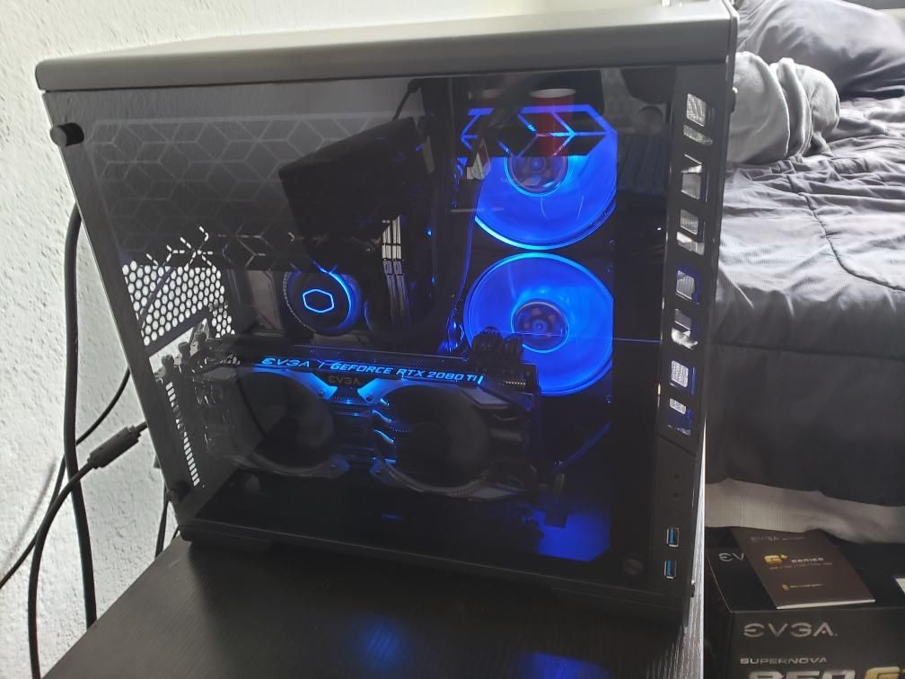 Gaming PC (9700k 2080 SUPER 16GB RAM 1TB NVME)