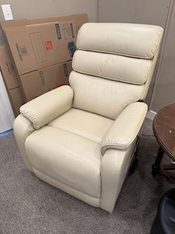 Off White Leather Recliner W/heat & Vibration