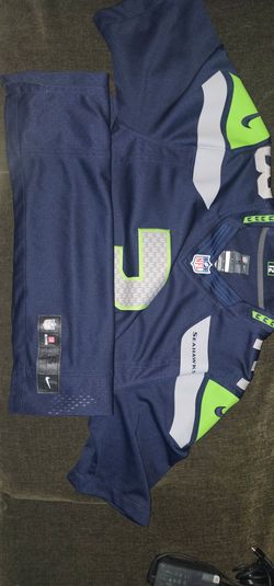 Small on field #3 Russell Wilson