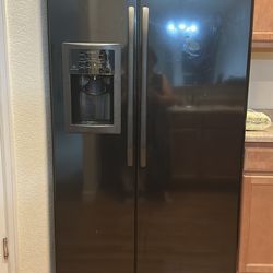 GE 25.3 cu. ft. Refrigerator
