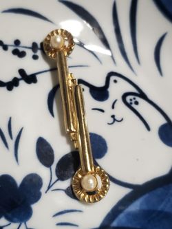 Vintage Mid Century Modern Faux Pearl Bar Brooch Gold Tone Geometric Pin