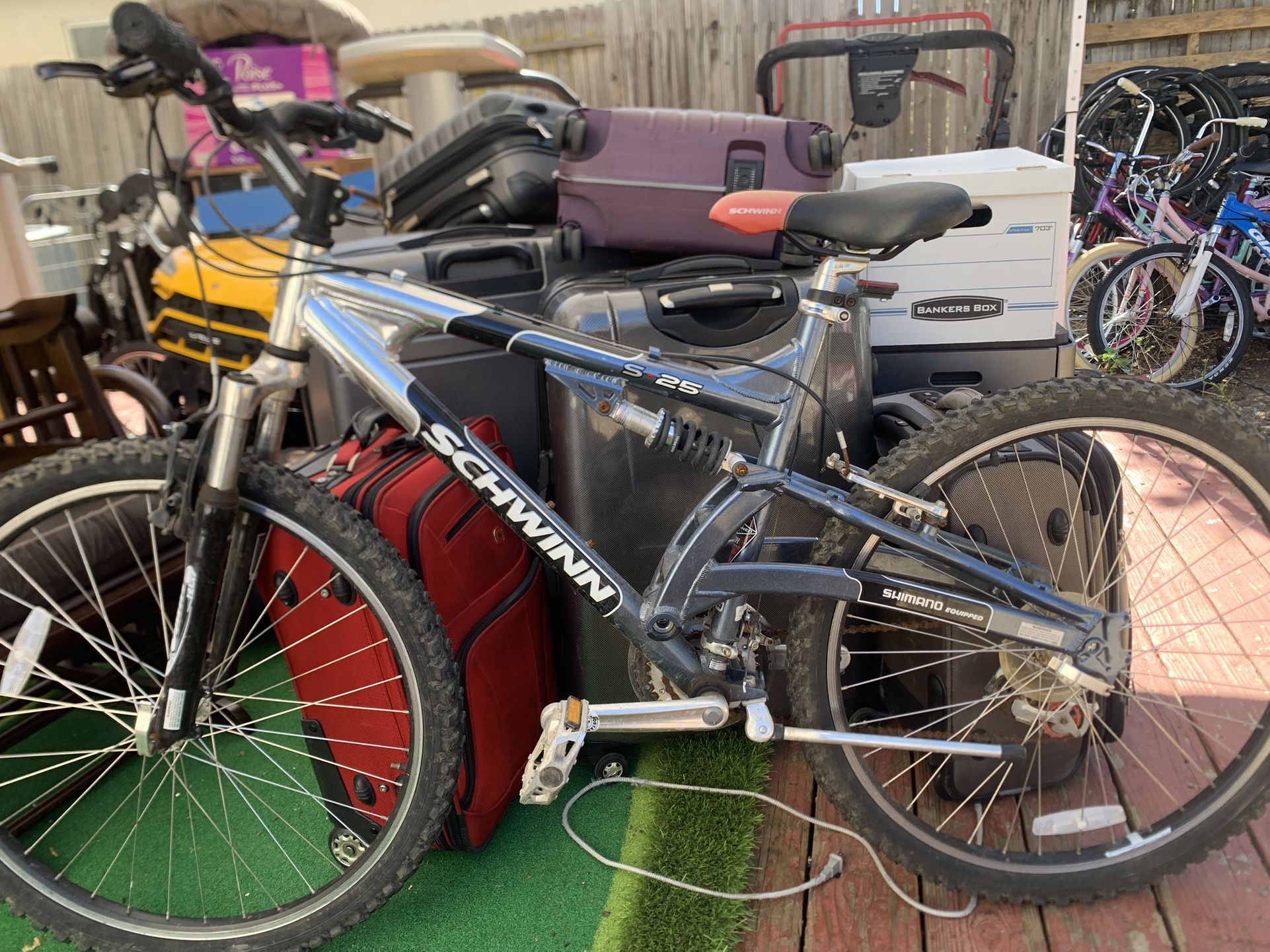 Schwinn 18-speed mountain bike
