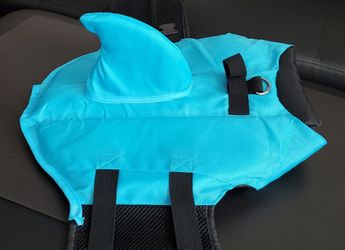 Dog Shark Fin Life Jacket...NEW