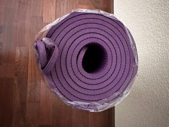 NEW Yoga Mat - Purple - with Strap