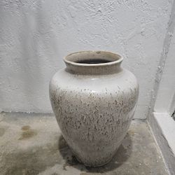 Ceramic Vase   Off- White Tall Floor .      Aprox 21 1/2 Inches Tall 