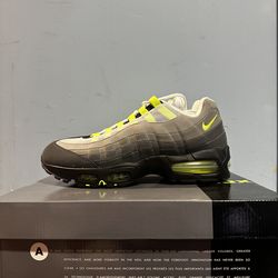 NIKE AIR MAX 95 NEON
