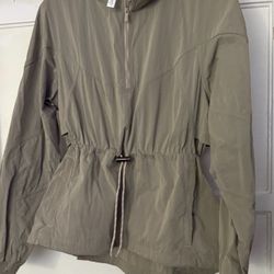 Lululemon Women’s Evergreen Anorak Jacket  Size 8 Color Camel 